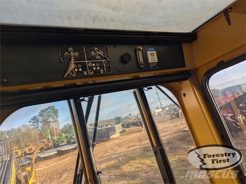 Tigercat 234B Baļķu iekrāvēji