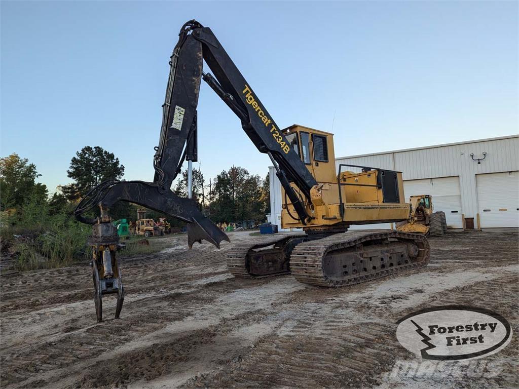 Tigercat T234B Baļķu iekrāvēji