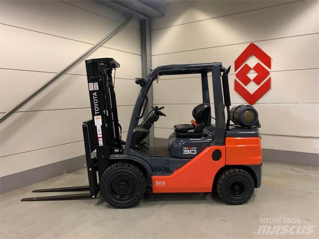 Toyota 02-8FGF30 LPG tehnika