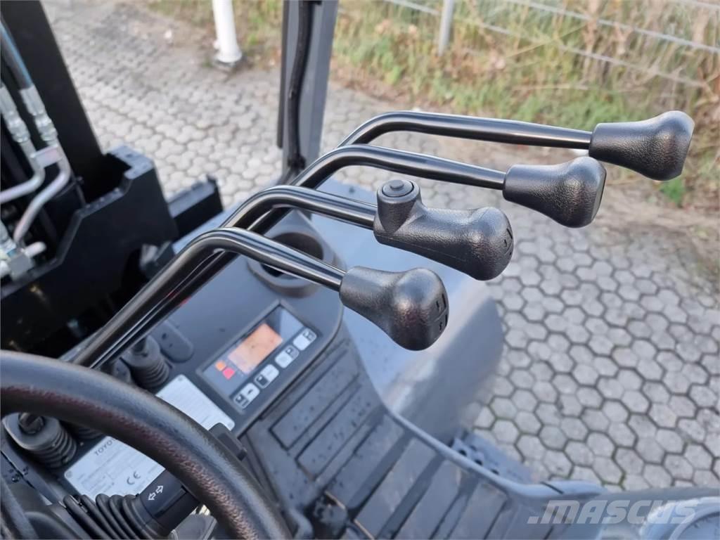 Toyota 8FD70F Tehnika ar dīzeļa dzinēju