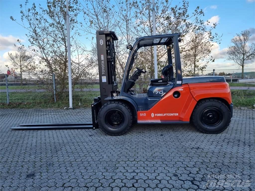 Toyota 8FD70F Tehnika ar dīzeļa dzinēju