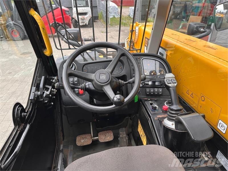 JCB 525-60 Teleskopiskie manipulatori