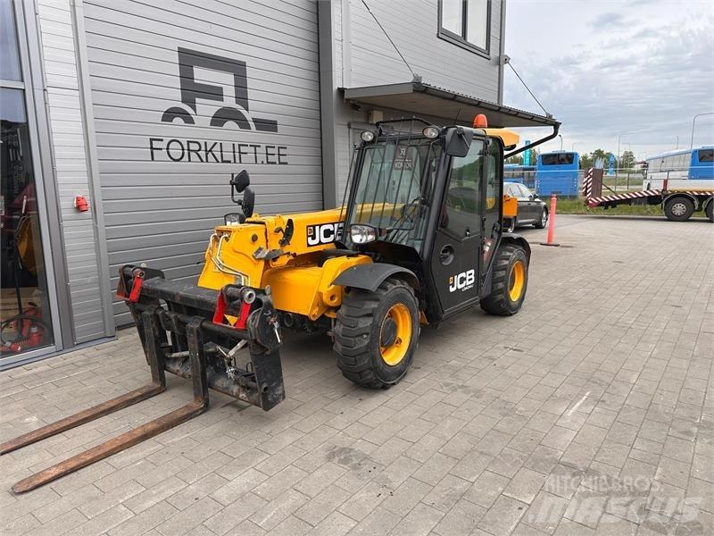 JCB 525-60 Teleskopiskie manipulatori