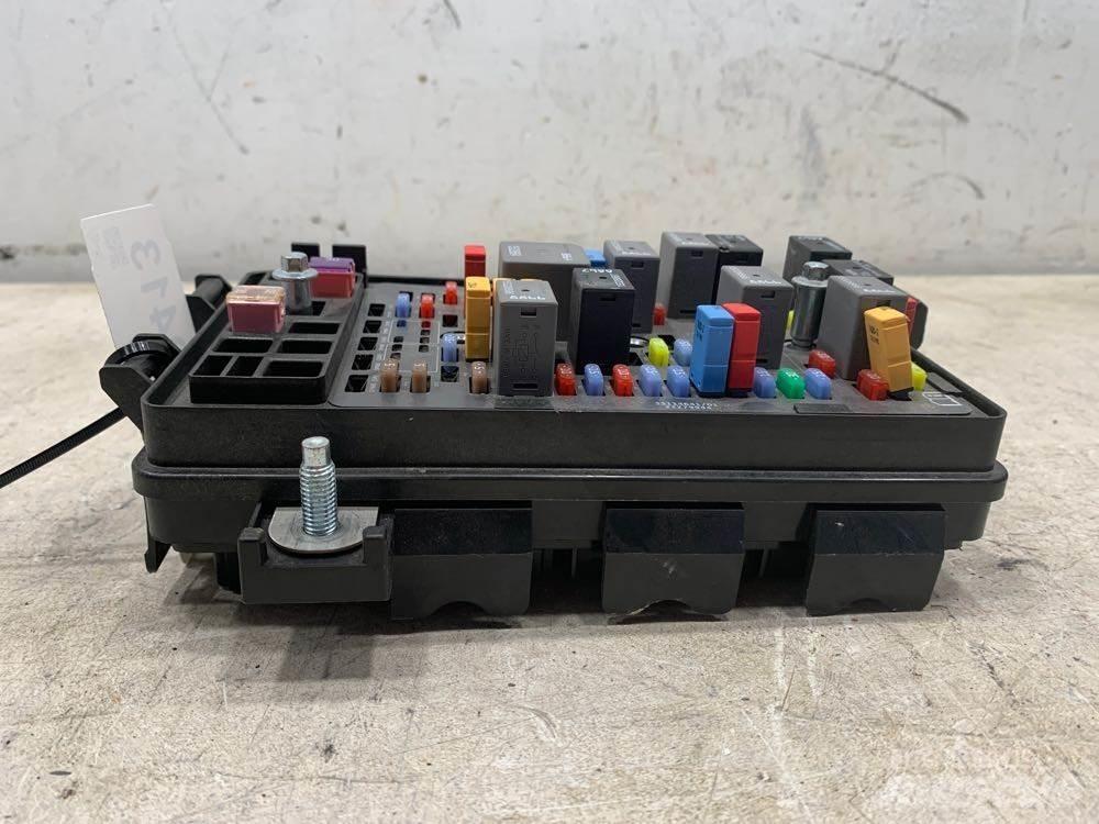 Mack CXU Elektronika