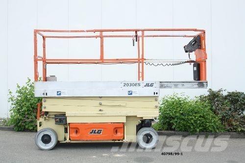 JLG 2030 ES Šķerveida pacēlāji