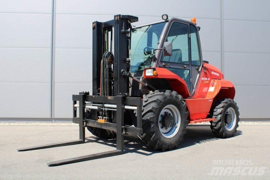 Manitou M 30-4 Apvidus autokrāvējs