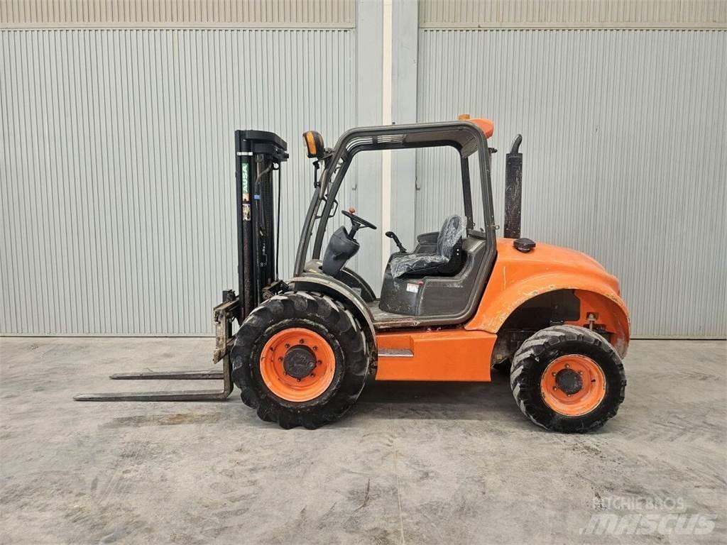 Ausa C250H Apvidus autokrāvējs