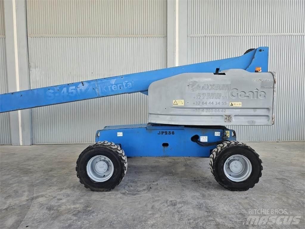 Genie S-45 Teleskopiskie pacēlāji