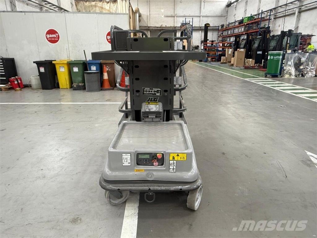 JLG 10MSP Masta pacēlāji ar darba platformu