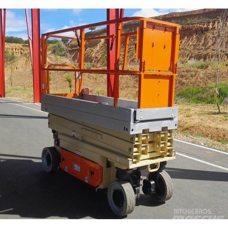 JLG 2030 ES Šķerveida pacēlāji