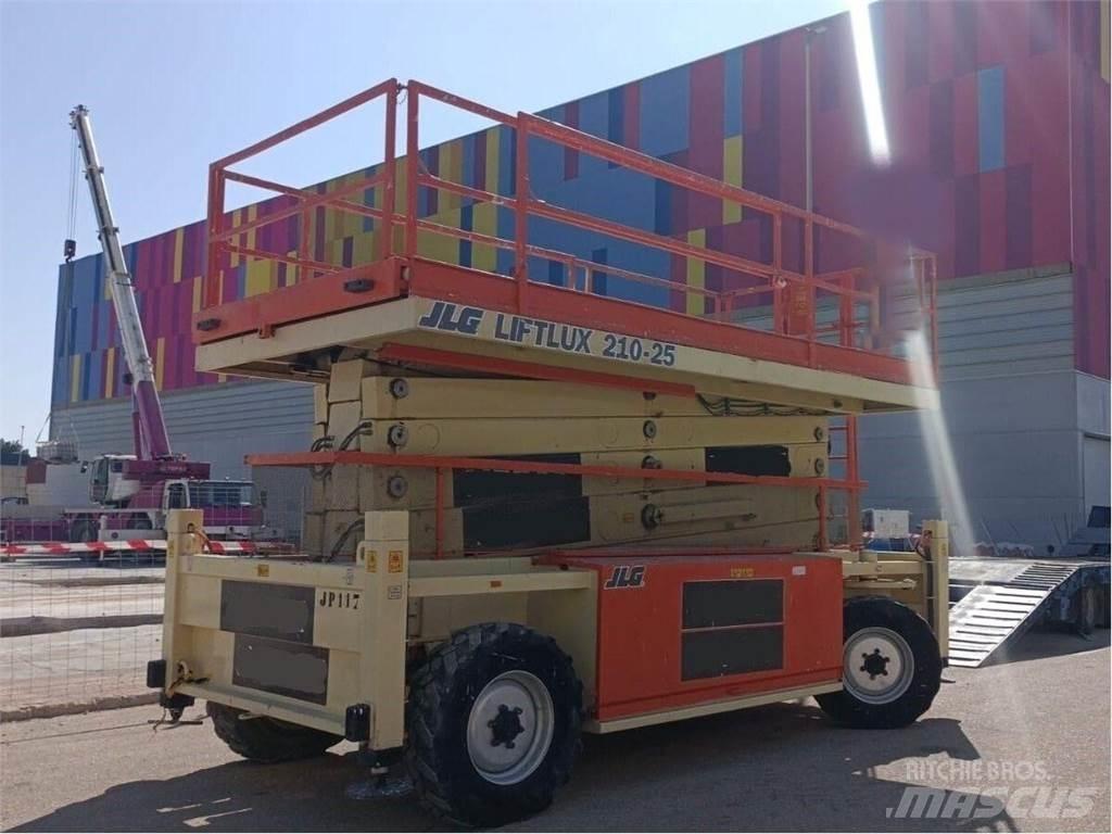 JLG 210-25 Šķerveida pacēlāji