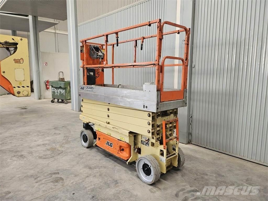 JLG 2630 ES Šķerveida pacēlāji