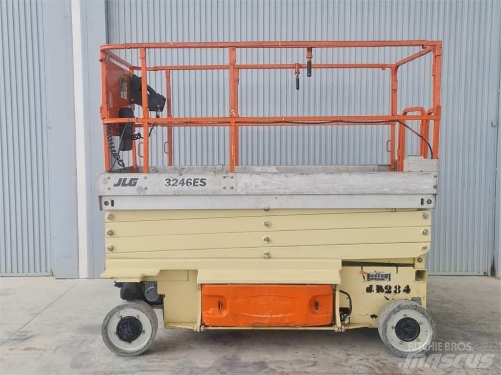 JLG 3246ES Šķerveida pacēlāji