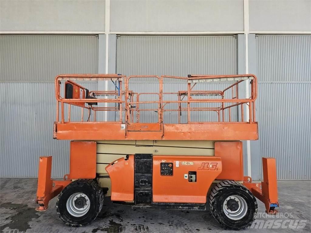 JLG 4394RT Šķerveida pacēlāji