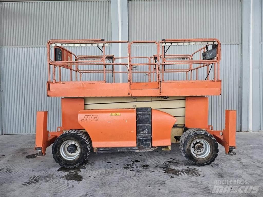 JLG 4394RT Šķerveida pacēlāji