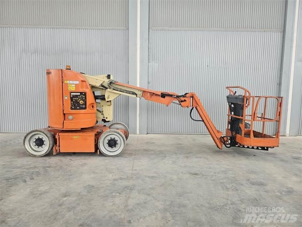 JLG E300AJP Strēles pacēlāji