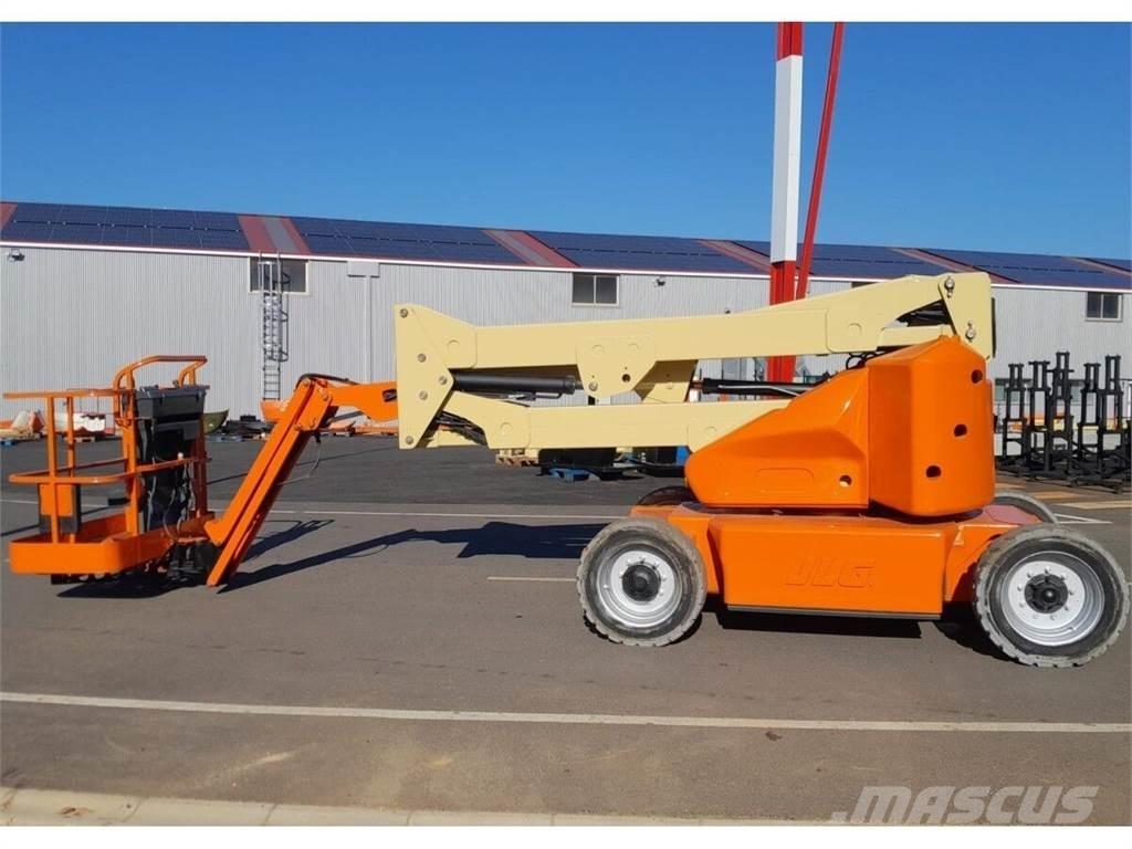 JLG E450AJ Strēles pacēlāji