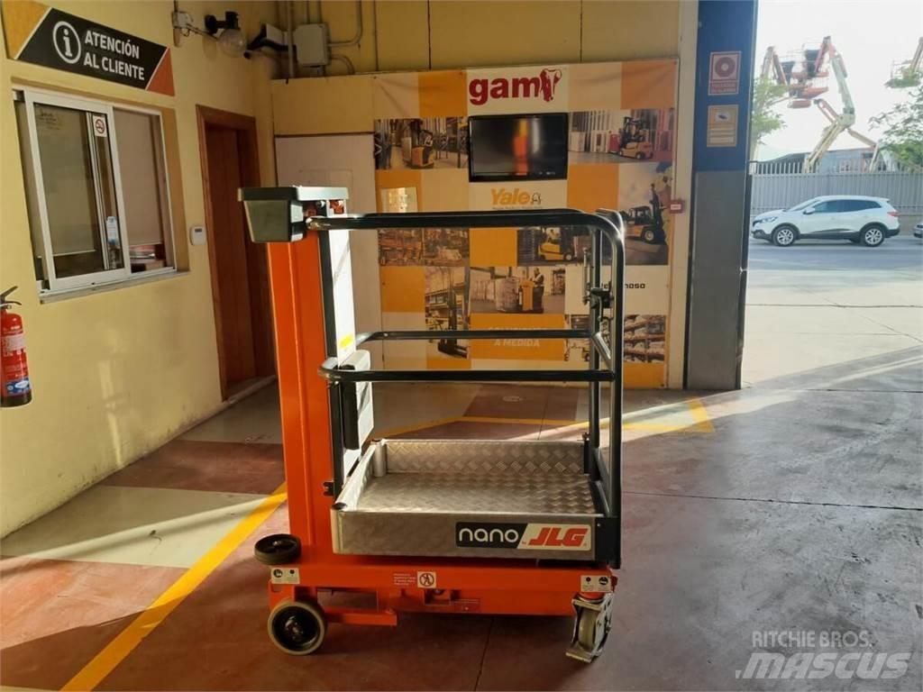 JLG NANO Vertikālie pacēlāji