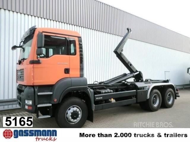 MAN TGA 26.310 6X6 BB Treileri ar āķi
