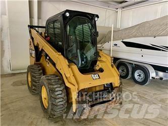 CAT 272D2 Lietoti riteņu kompaktiekrāvēji