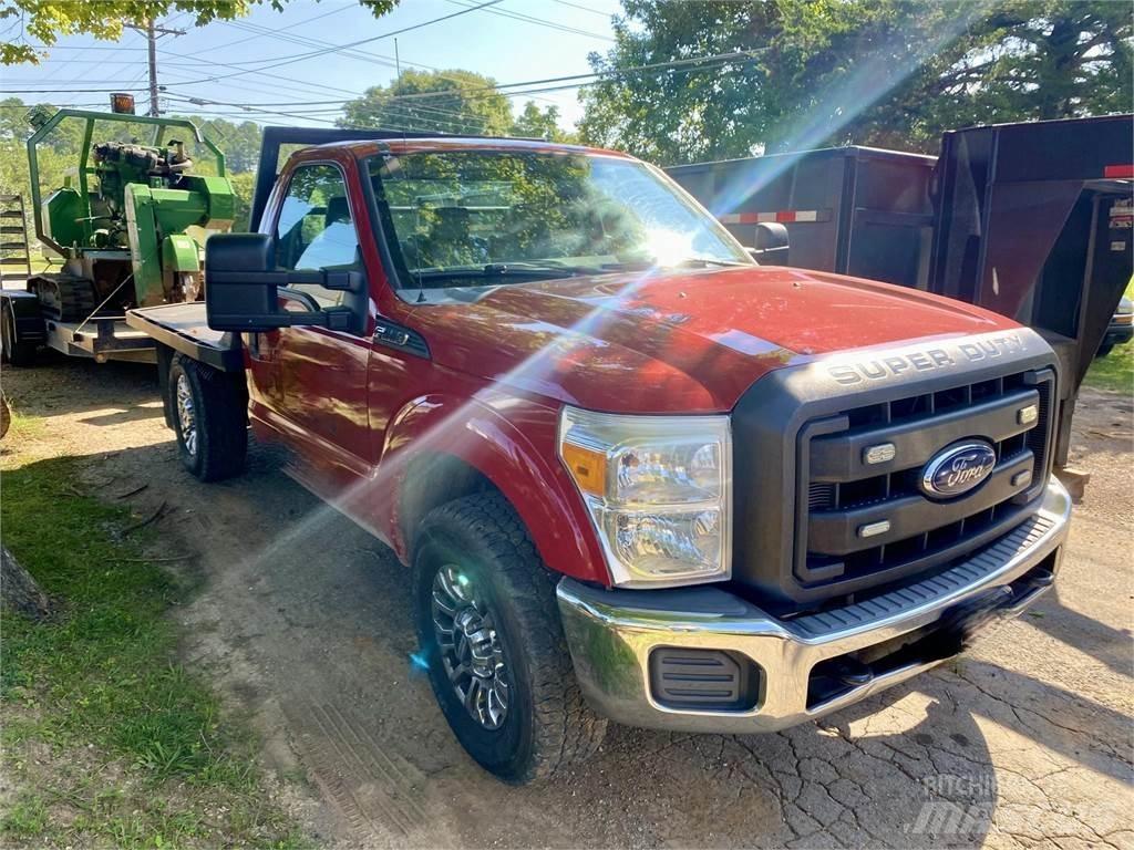 Ford F250 Platformas/izkraušana no sāniem