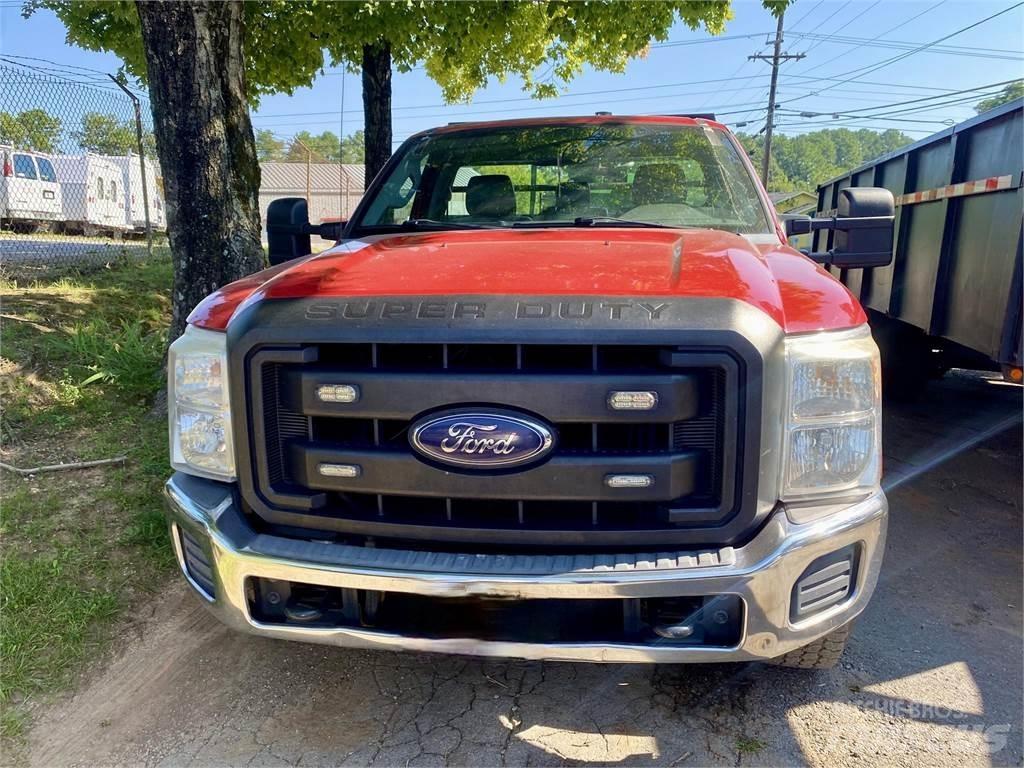 Ford F250 Platformas/izkraušana no sāniem