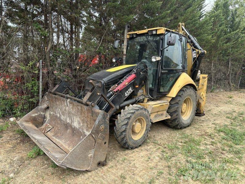 CAT 432E Ekskavatori-iekrāvēji