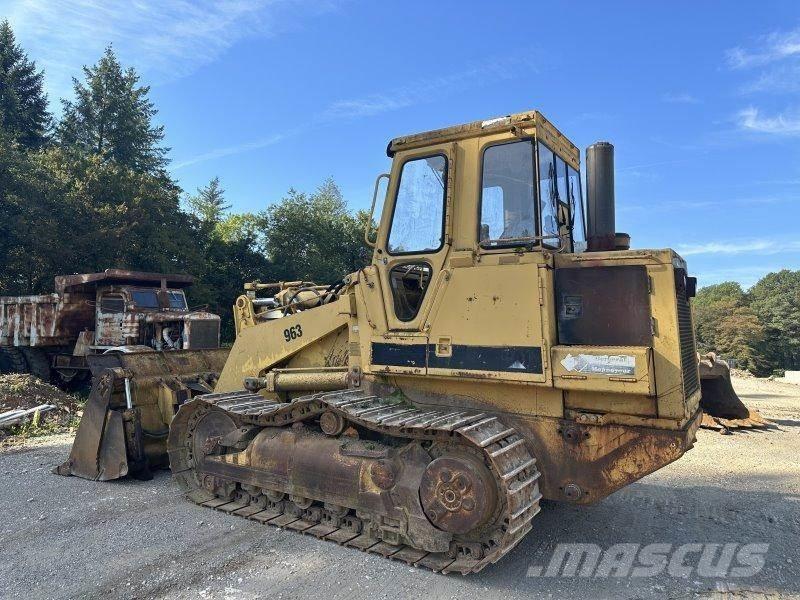 CAT 963 Kāpurķēžu iekrāvēji