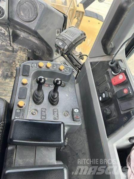 CAT 966M XE Iekrāvēji uz riteņiem