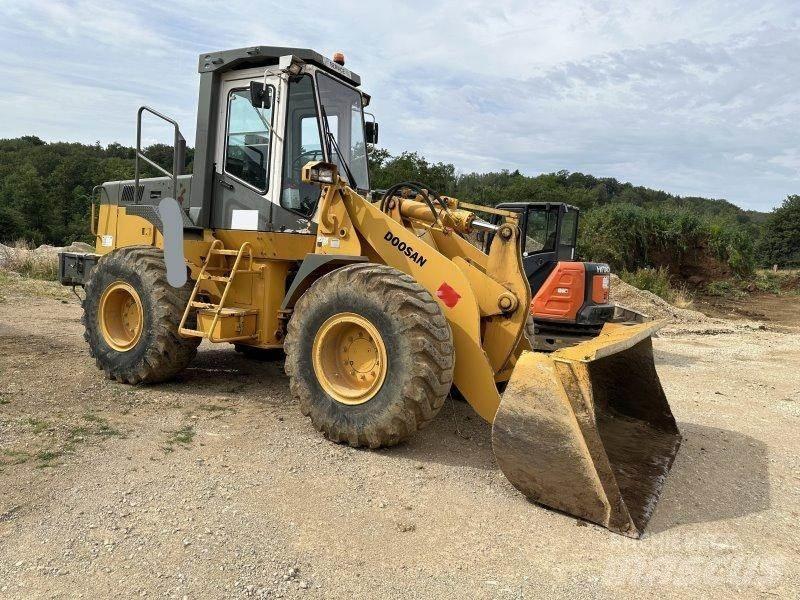 Daewoo MG200 Iekrāvēji uz riteņiem