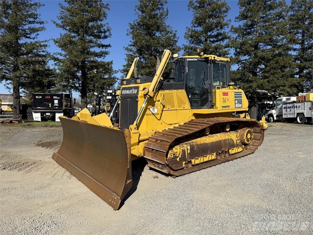Komatsu D65PX-18 Kāpurķēžu buldozeri