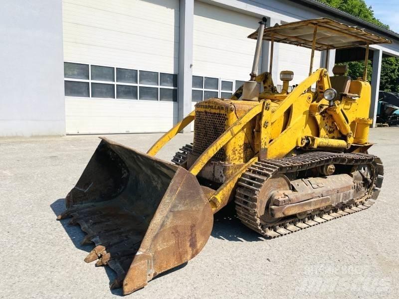 CAT 933F Kāpurķēžu iekrāvēji