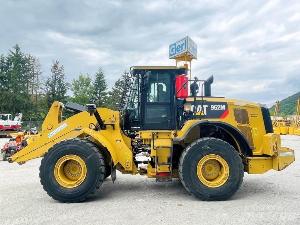 CAT 962M Iekrāvēji uz riteņiem