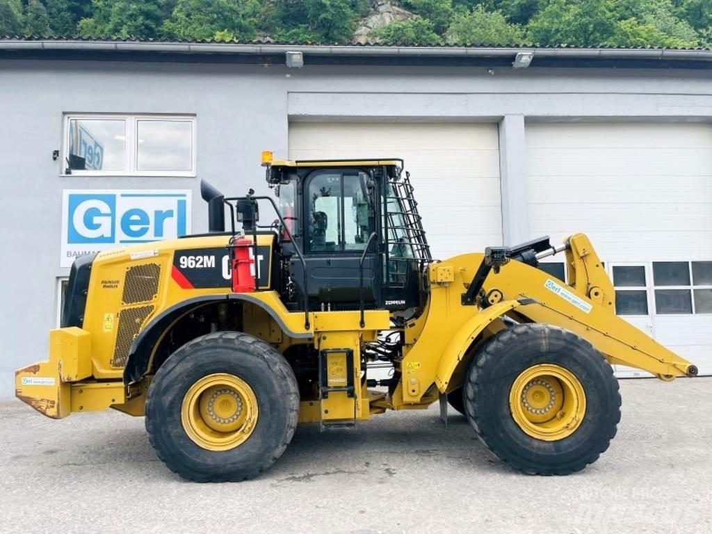 CAT 962M Iekrāvēji uz riteņiem