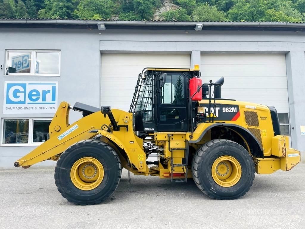 CAT 962M Iekrāvēji uz riteņiem