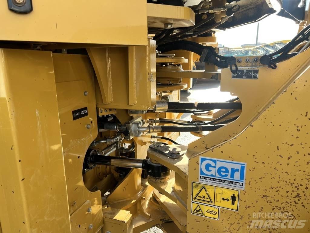 CAT 972 K Iekrāvēji uz riteņiem