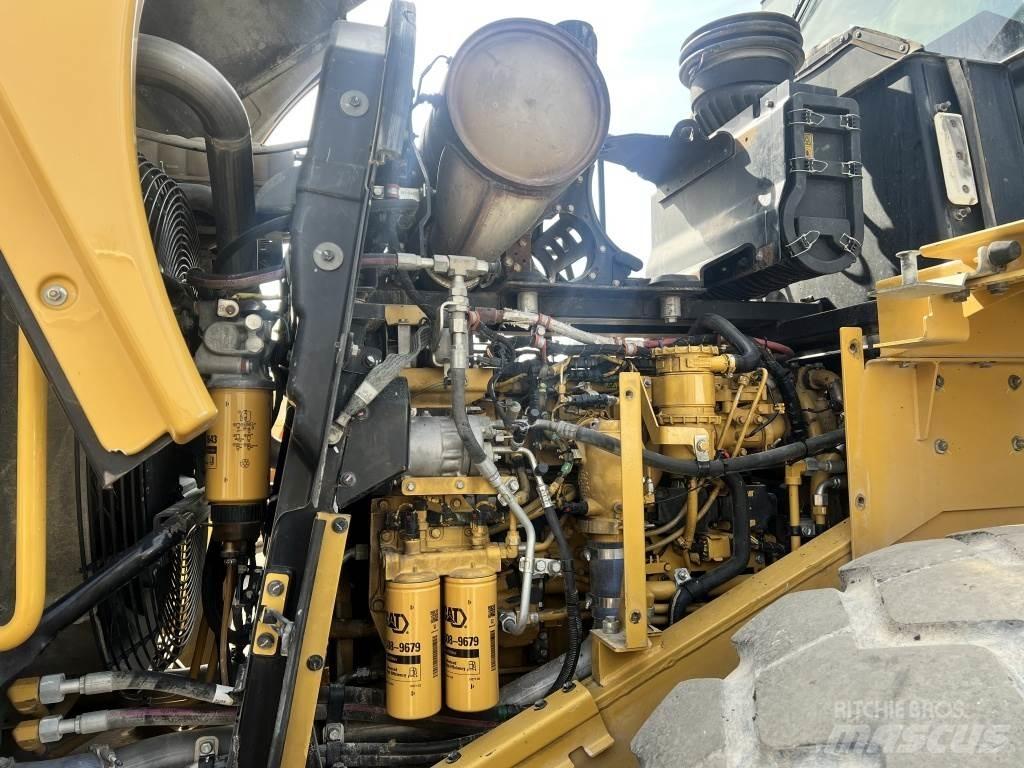 CAT 972 K Iekrāvēji uz riteņiem