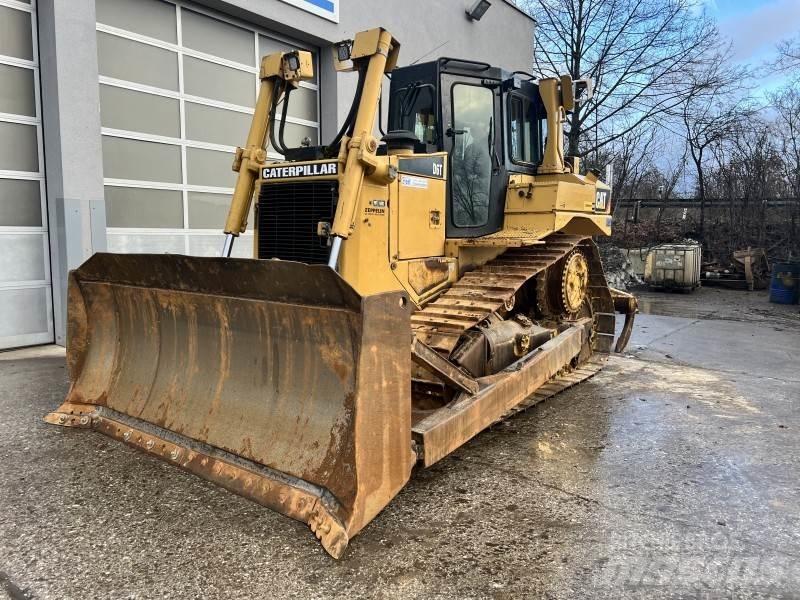 CAT D 6 T Kāpurķēžu buldozeri