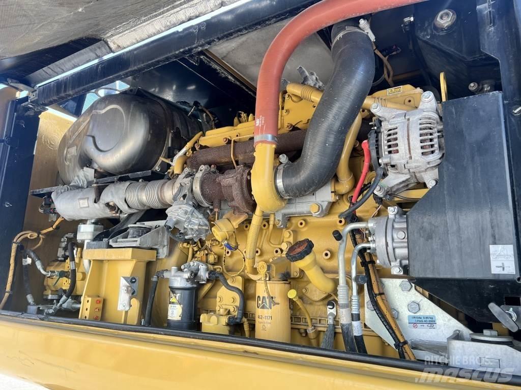 CAT M 320 F Ekskavatori uz riteņiem