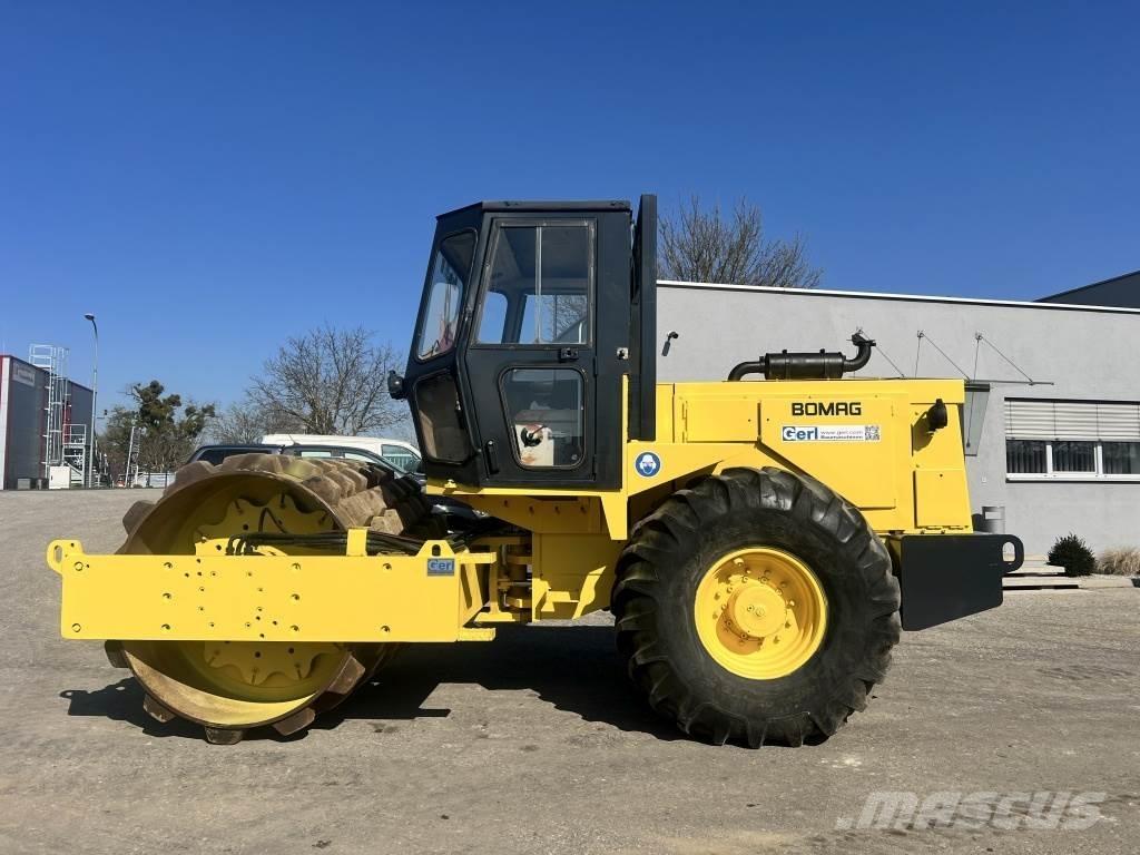 JCB Vibromax W 1402 PD Vienvalča grunts veltņi