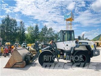 Komatsu WA250PZ-6 Iekrāvēji uz riteņiem