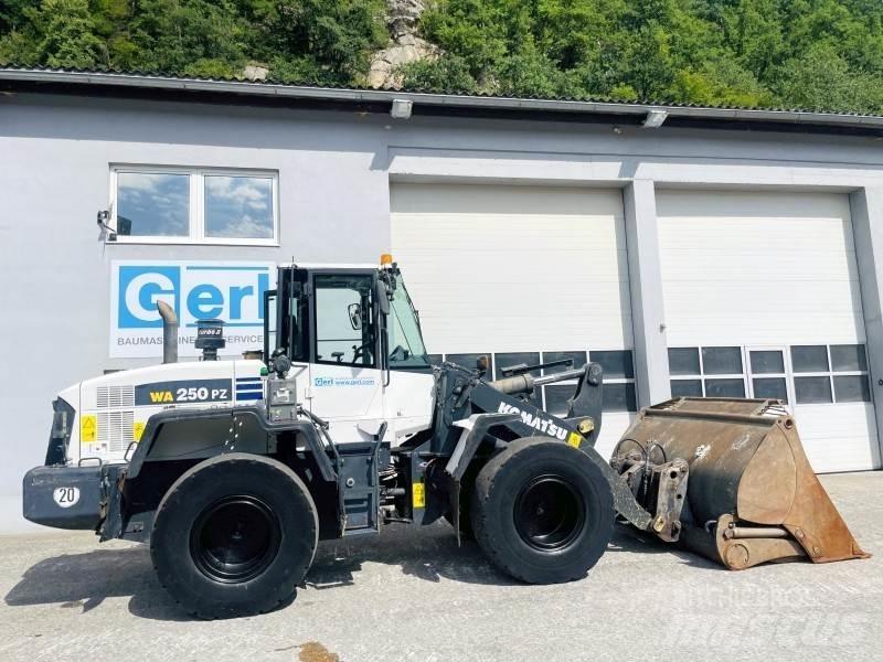 Komatsu WA250PZ-6 Iekrāvēji uz riteņiem