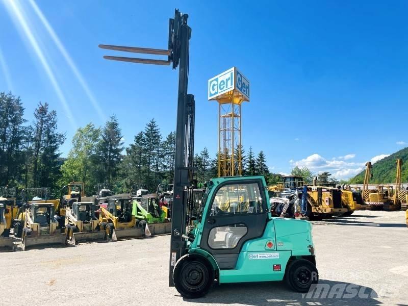 Mitsubishi SD50NT Tehnika ar dīzeļa dzinēju