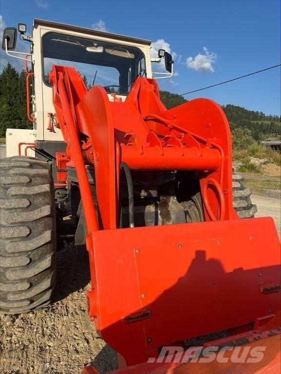 Sandvik Tross 130 Iekrāvēji uz riteņiem