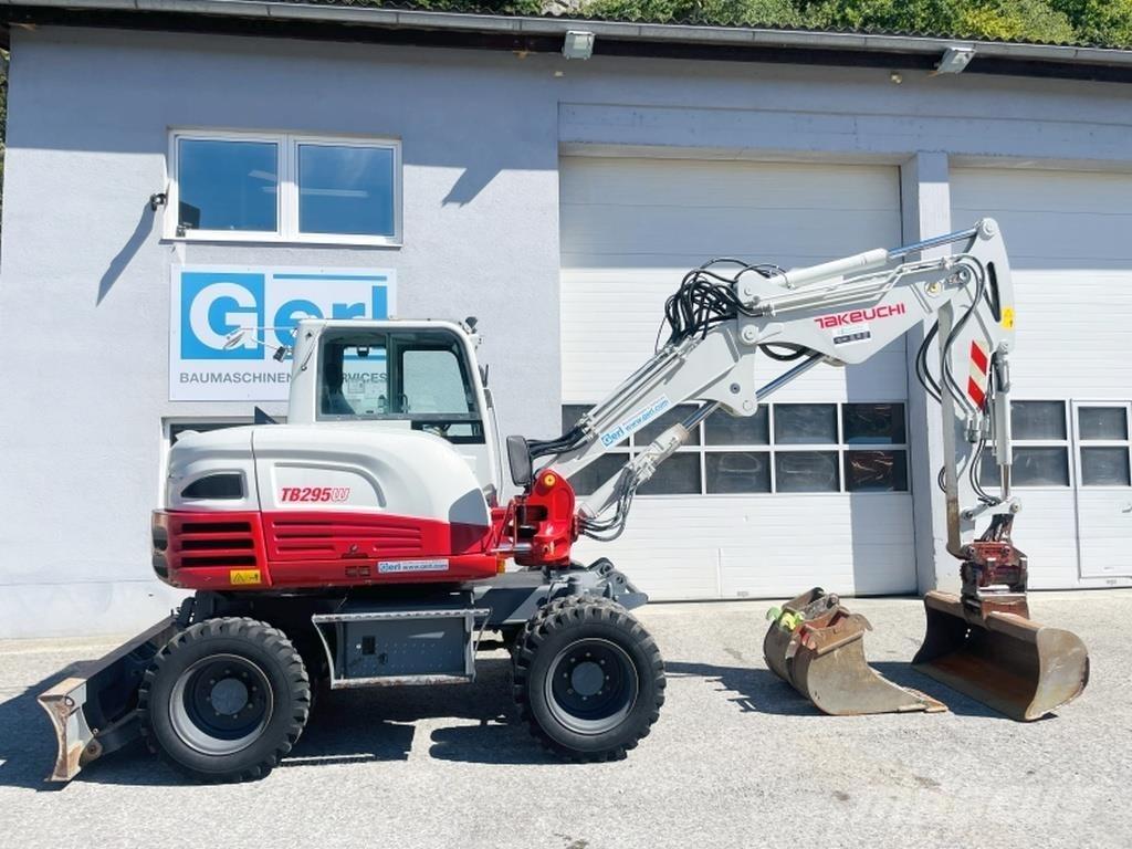 Takeuchi TB295W Ekskavatori uz riteņiem