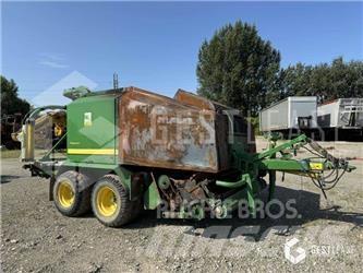 John Deere 744 Rituļu ietinēji
