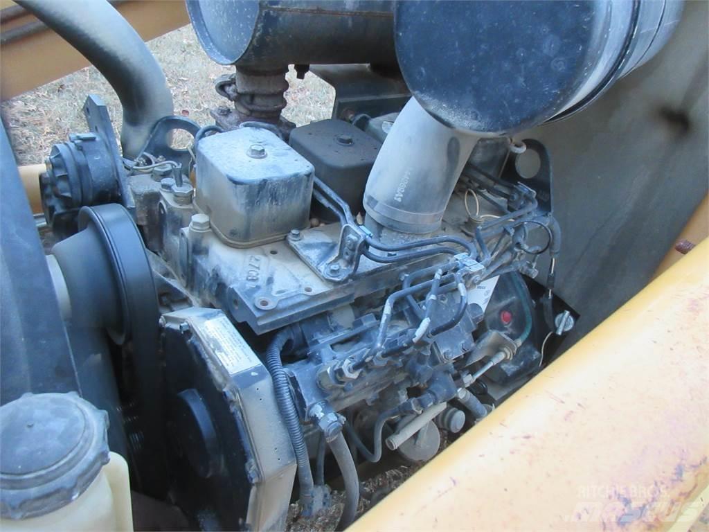 CASE 580L Iekrāvēji uz riteņiem