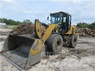 CAT 938M Iekrāvēji uz riteņiem