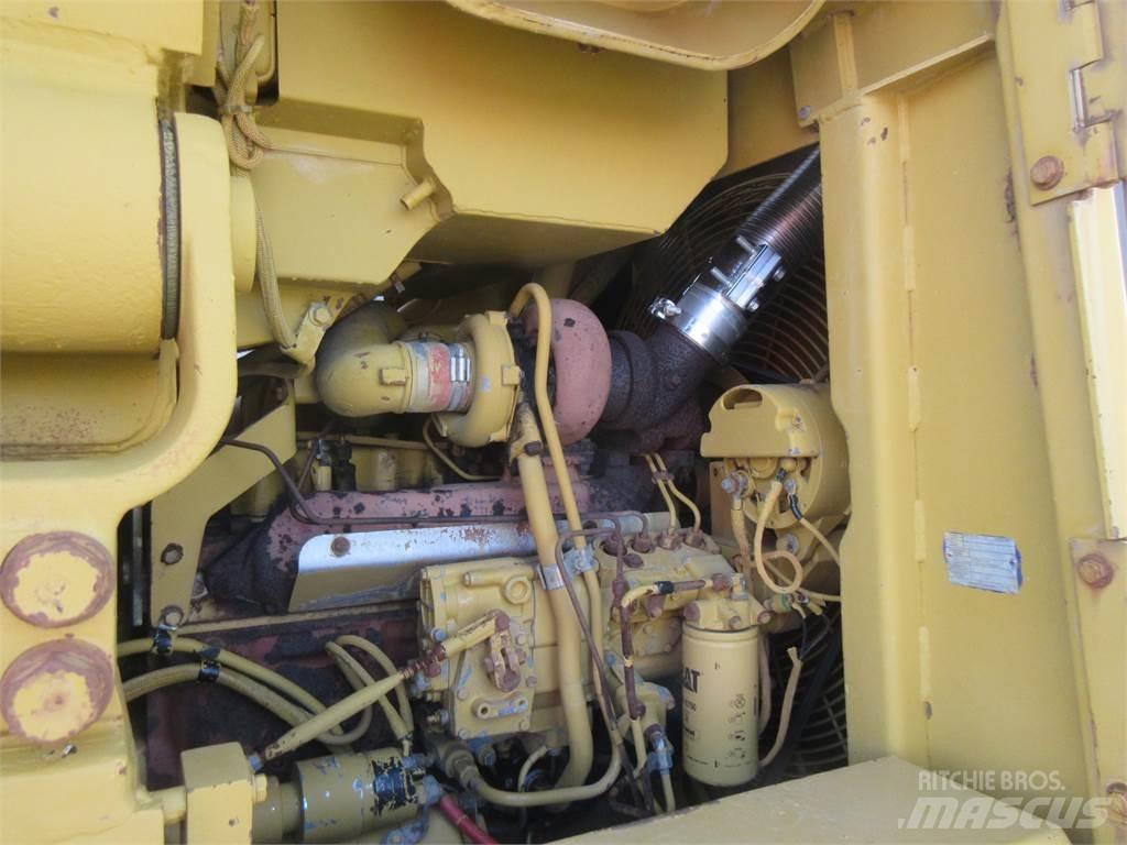 CAT 963 Kāpurķēžu buldozeri