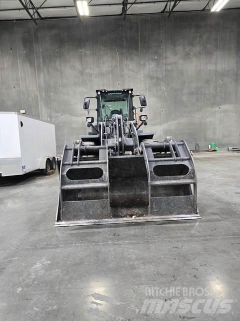Doosan DL250-7 Iekrāvēji uz riteņiem